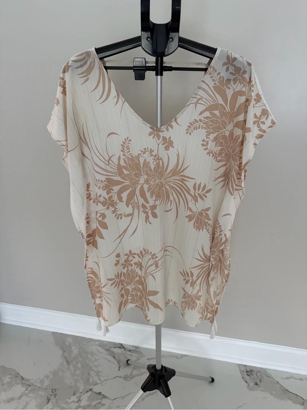 Kona Sol Cream Floral V-Neck Tunic with Tan Print